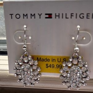 🟣Brand New Tommy Hilfiger Silver Rhinestone Drop Earrings, Made In USA